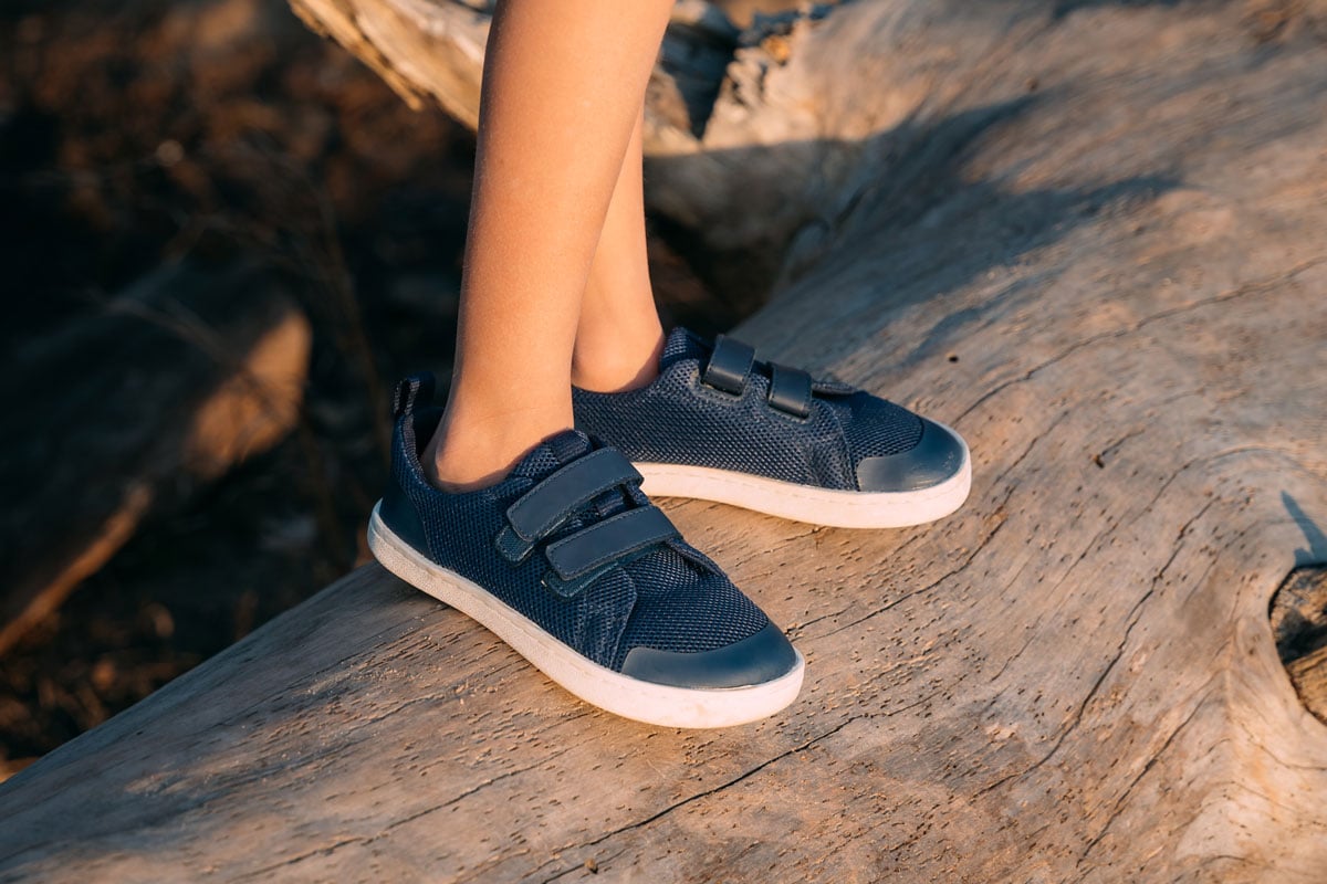 Feelgrounds Mesh barefoot sneakers for kids in dark blue