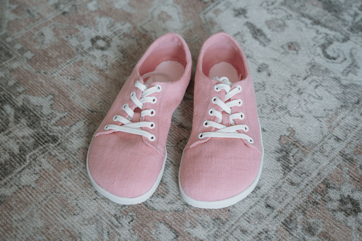 Ahinsa Vida Hemp Pink barefoot sneakers