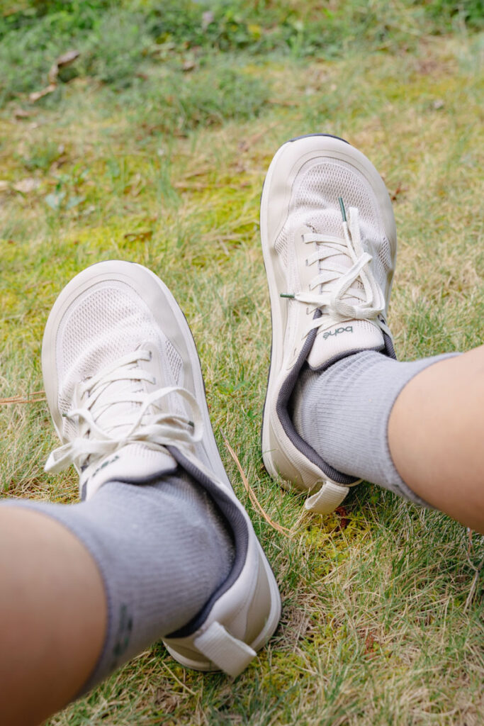 Wide toe box of the Bahe Adapt barefoot running shoes
