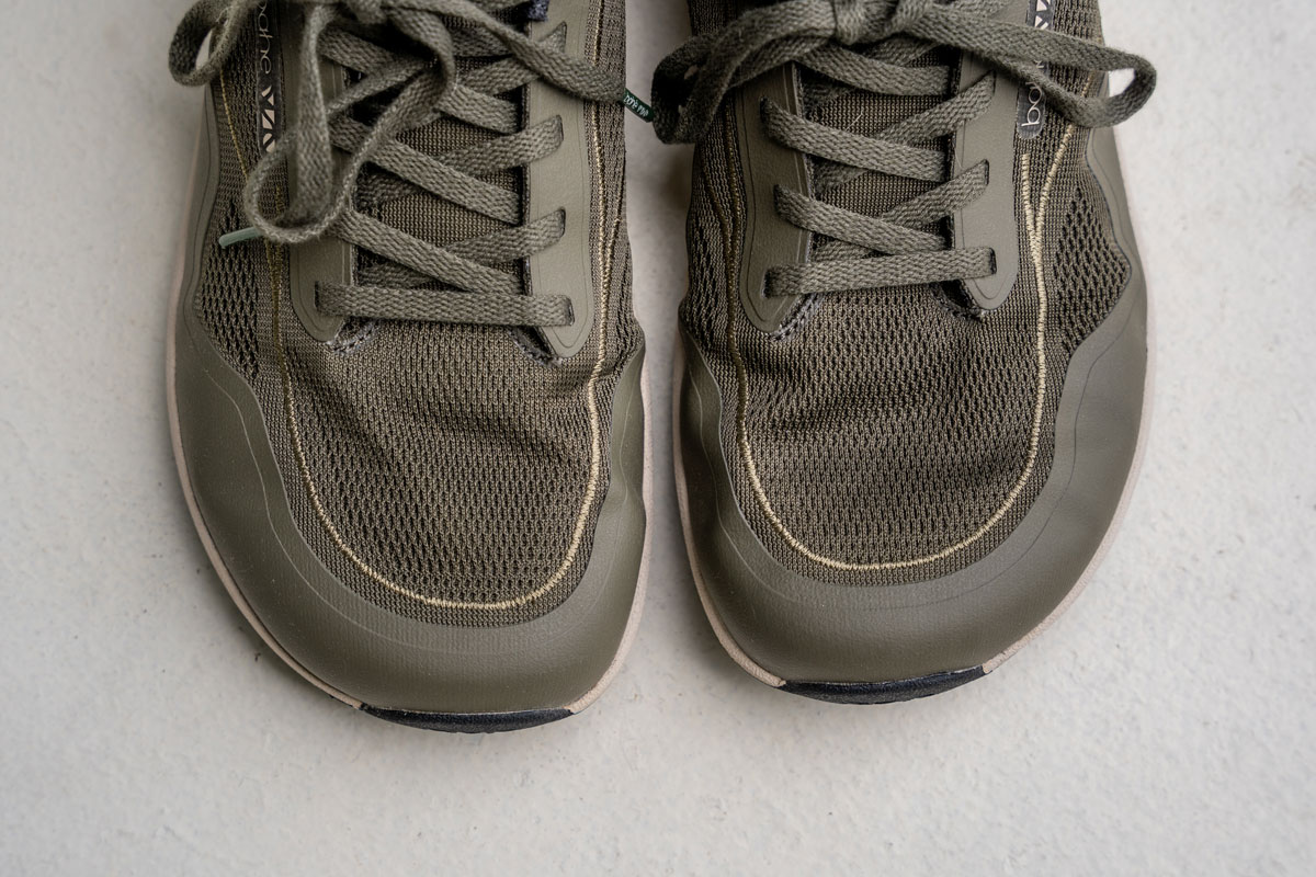 Wide, foot-shaped toe box of the Bahé Revive modes barefoot running shoes