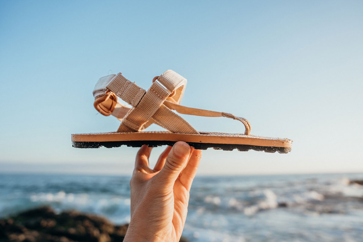 Bahe Respire wide toe box sandals with cushion