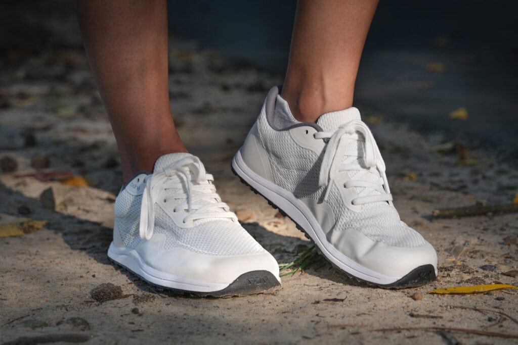 Bahe running shoes with moderate cushion are great for barefoot beginners