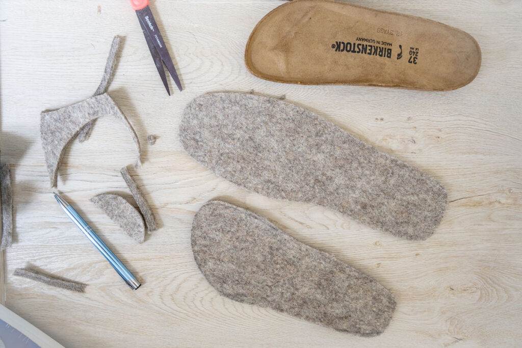 Cut new insoles for the Birkenstock Lutry clogs