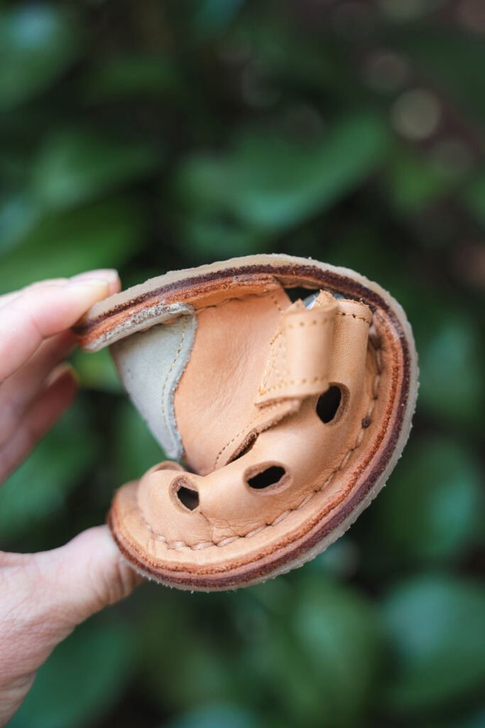 Flexibility of Common Tread barefoot leather shoes for kids