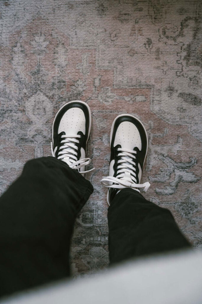 Feelgrounds Courtside Mid, Barefoot Shoes like Nike Dunks