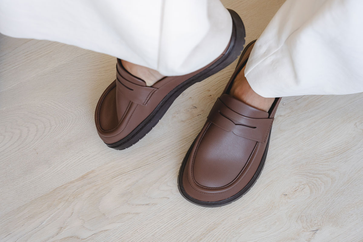 Feelgrounds barefoot loafer in brown vegan leather