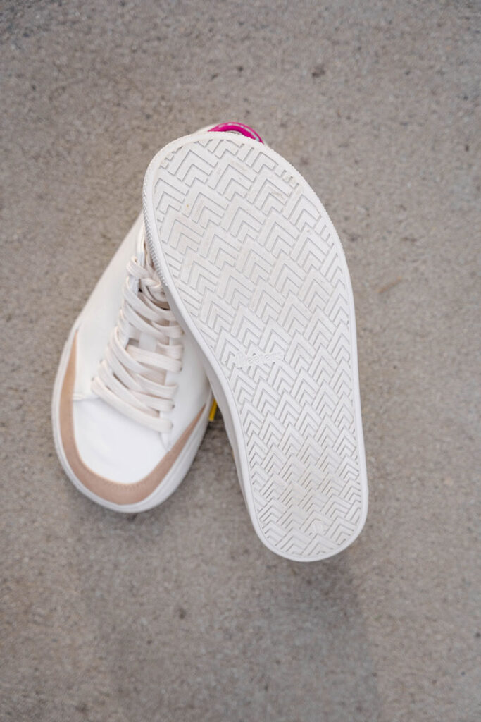 Fleeters barefoot shoes have a wide toe box and flat and flexible sole