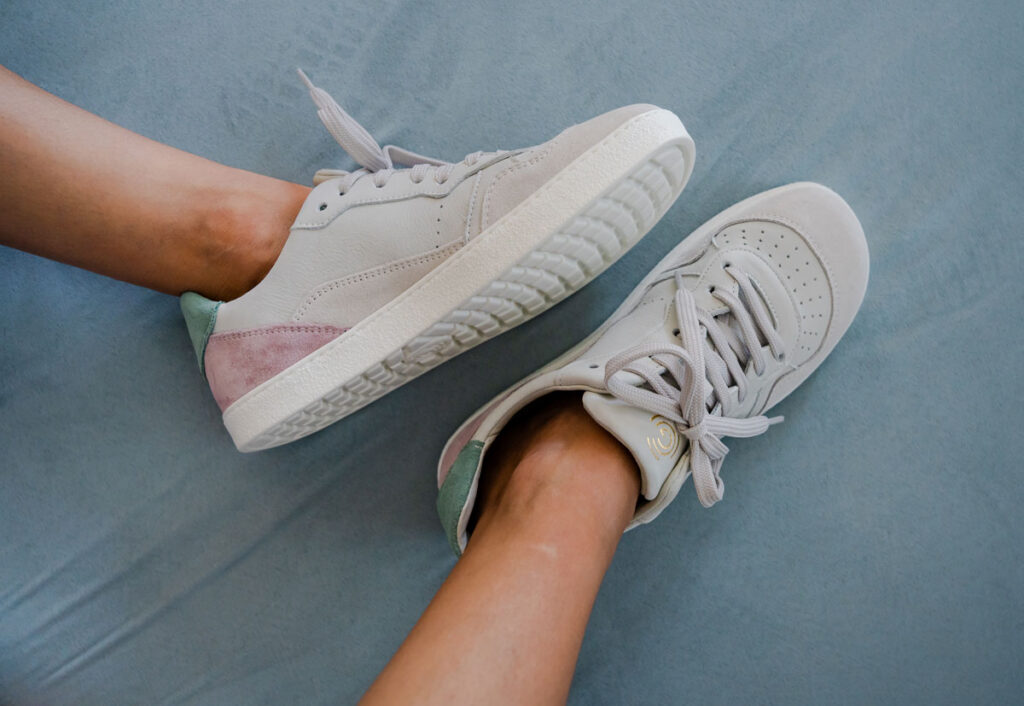 Groundies barefoot Nova sneakers