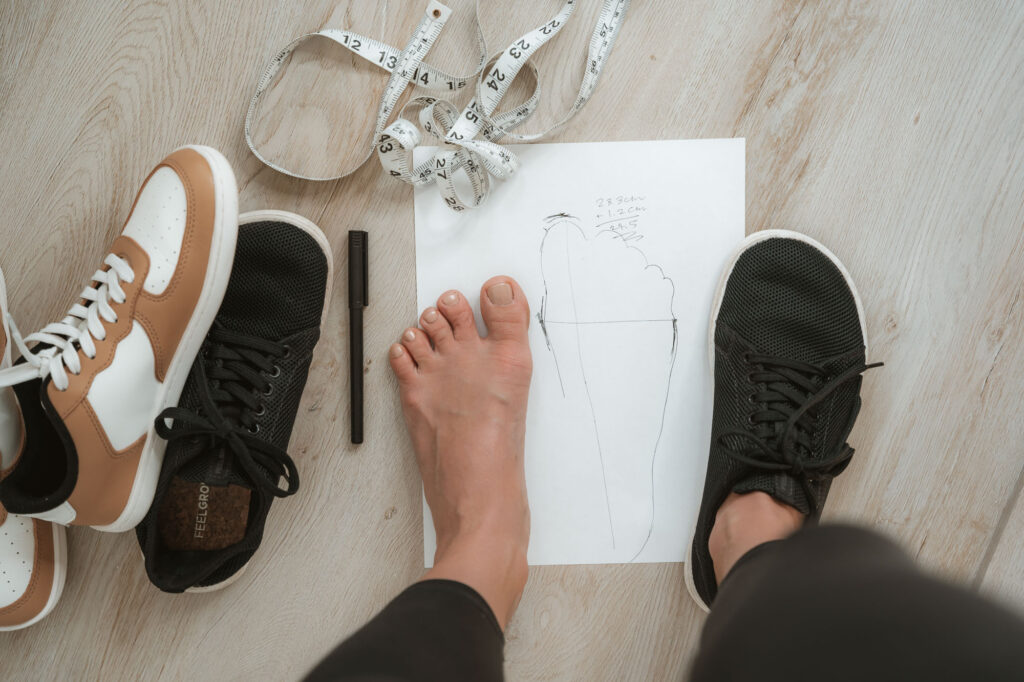 Measure feet for barefoot shoes