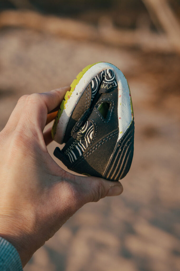 Flexibility of Merrell Bare Steps shoes for toddlers