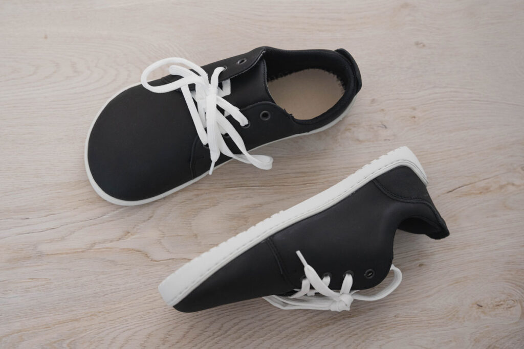 Realfoot makes barefoot shoes for extra wide feet