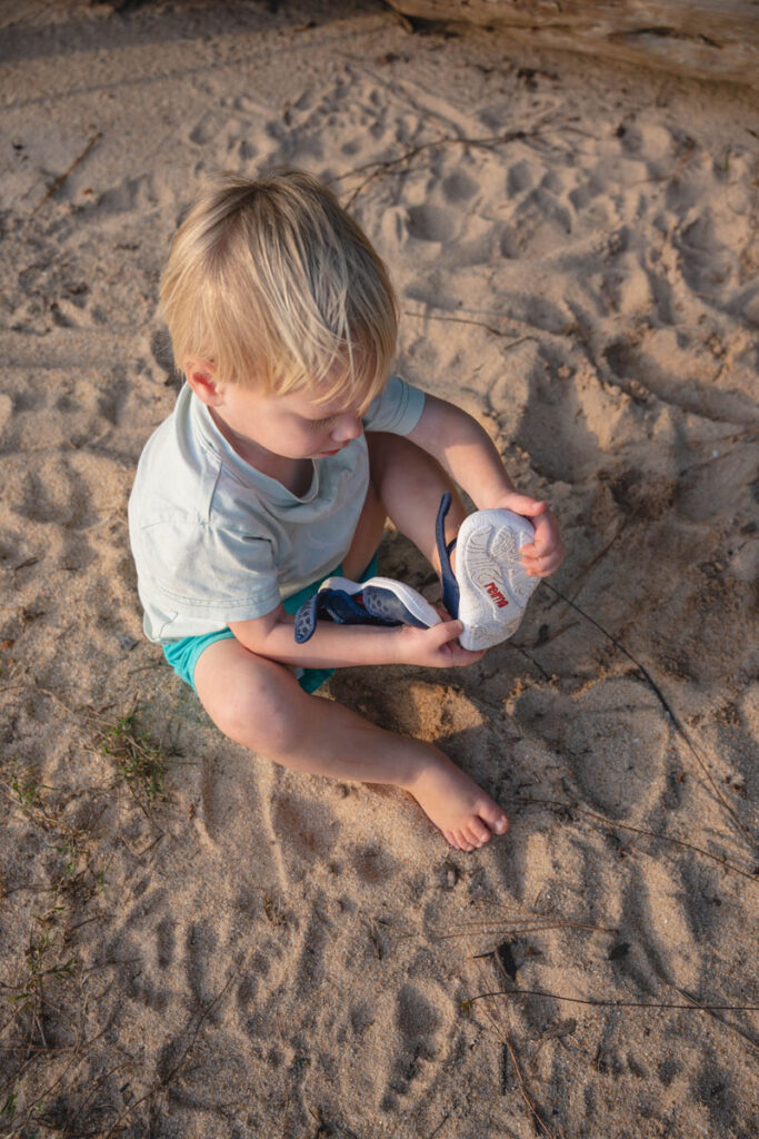 Reima barefoot shoes are easy to take off