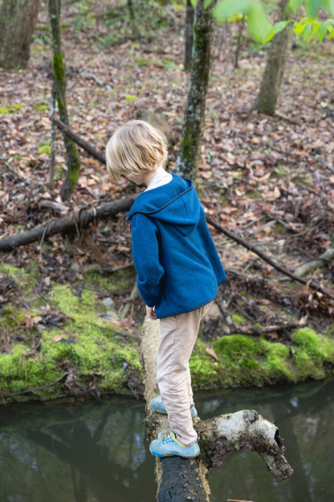 Kid's barefoot sneakers for hiking and outdoor play by Saguaro Shoes