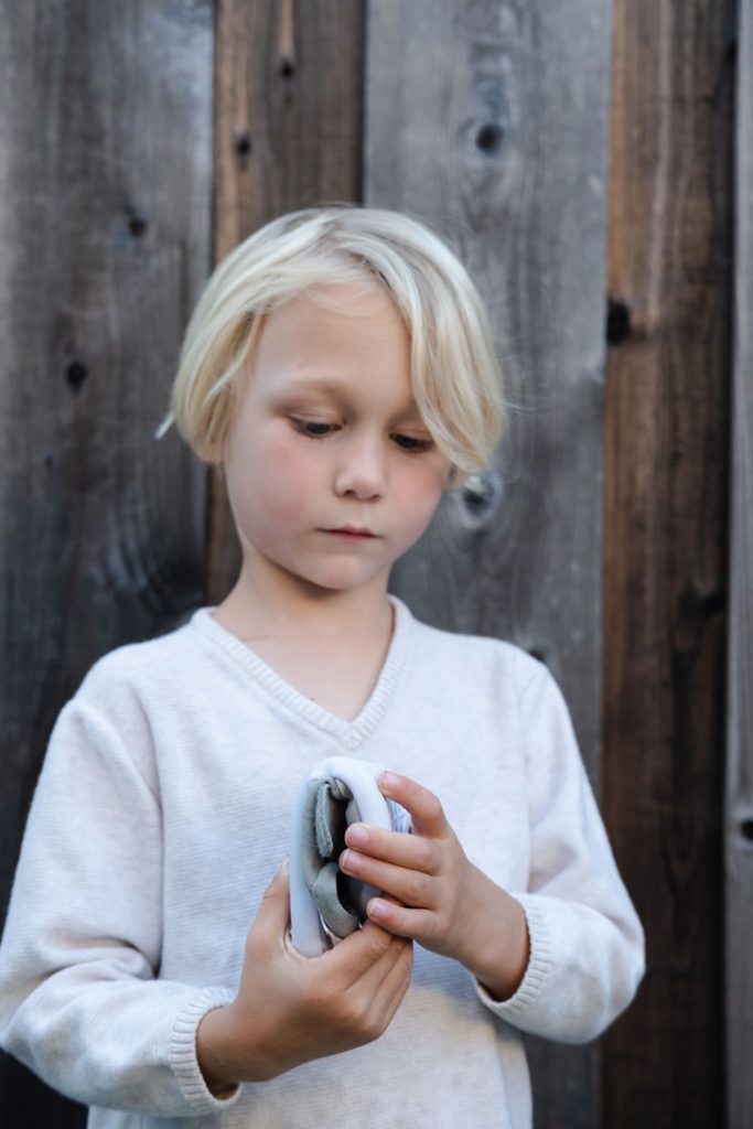 Flexible barefoot shoes for kids by Splay Athletics