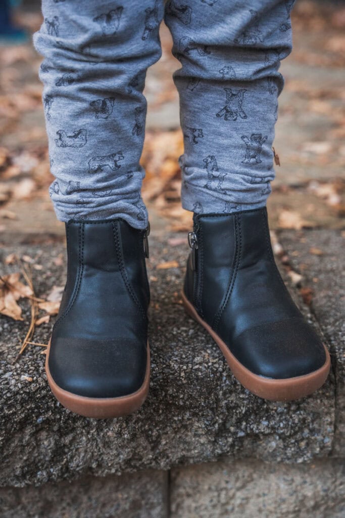 Ten Little Shoe Review | Barefoot Chelsea Boots for kids