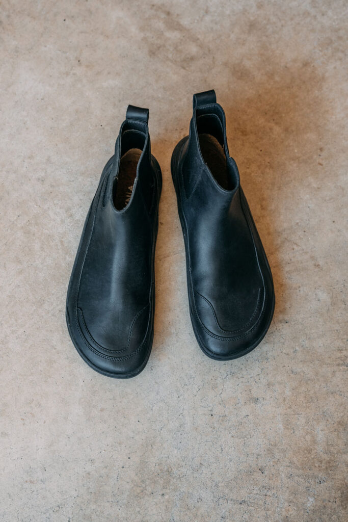 Vivobarefoot Gobi Barefoot Chelsea Boots
