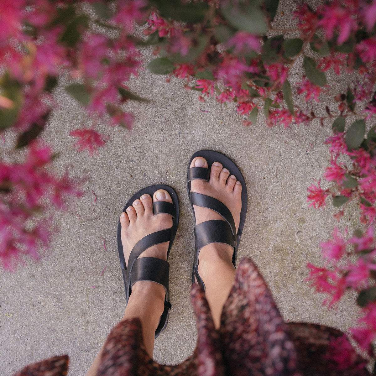Stylish barefoot sandals for women by Vivobarefoot