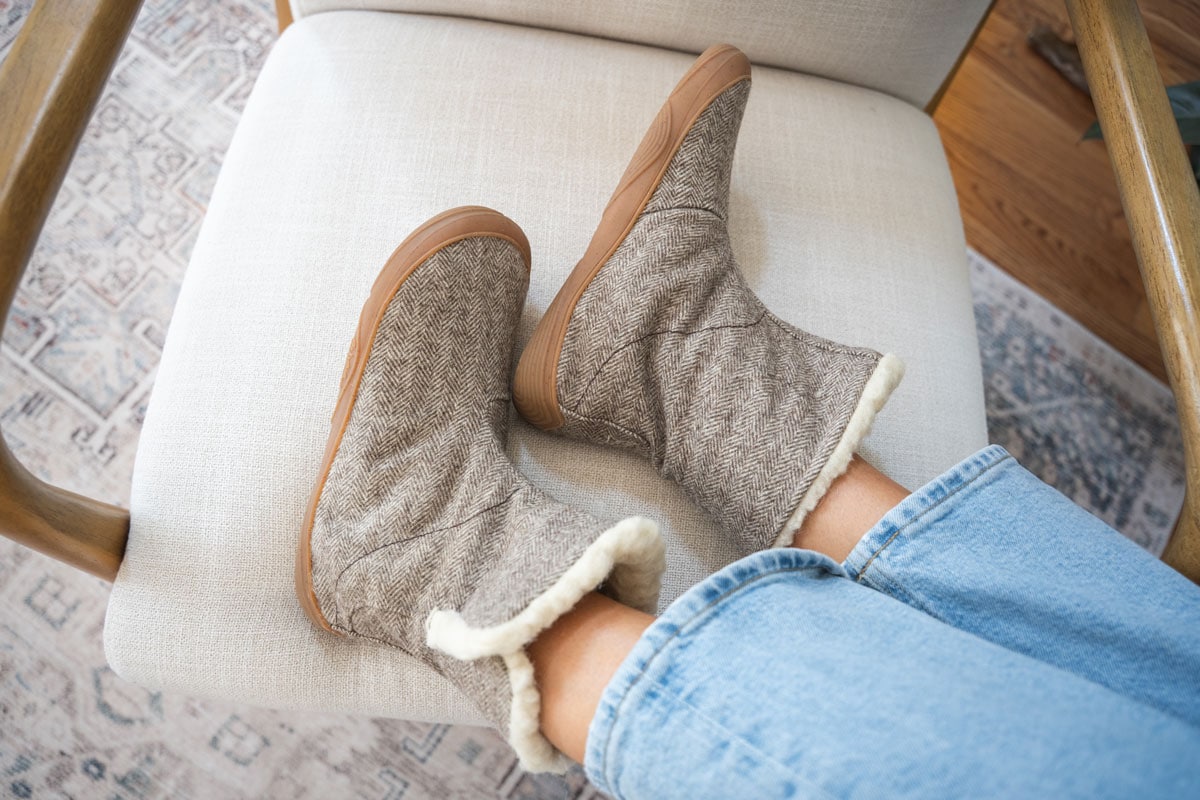 Wildling Koselig boots are wool barefoot boots with a fluffy wool lining