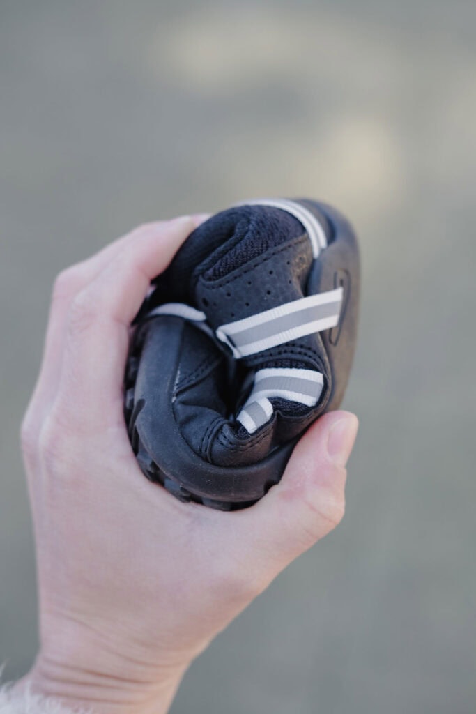 Flexibility of barefoot shoe for kids