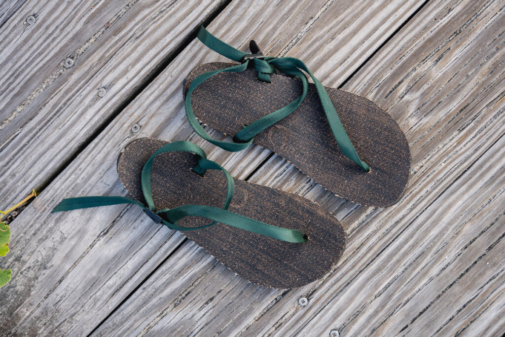 ZuZu Flow are minimalist hiking sandals